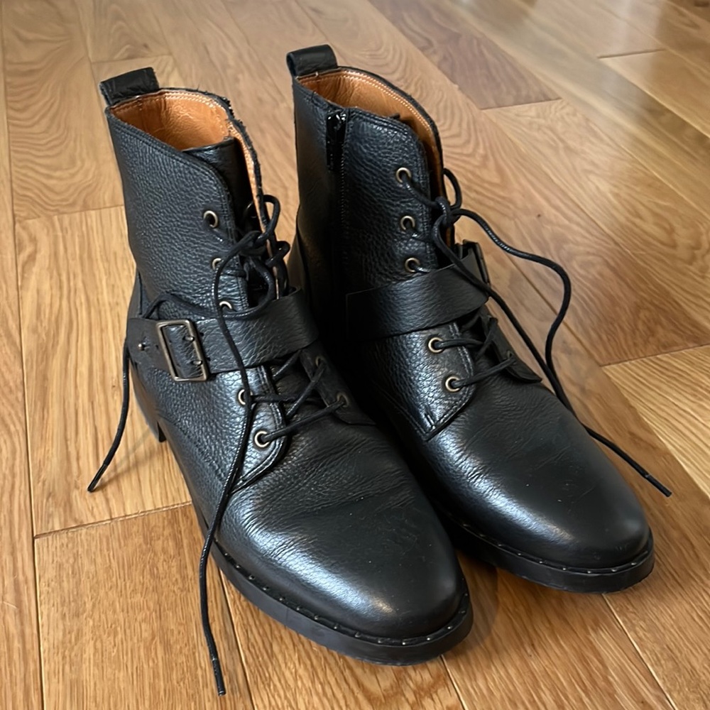 Sézane Leather Laeticia Boots